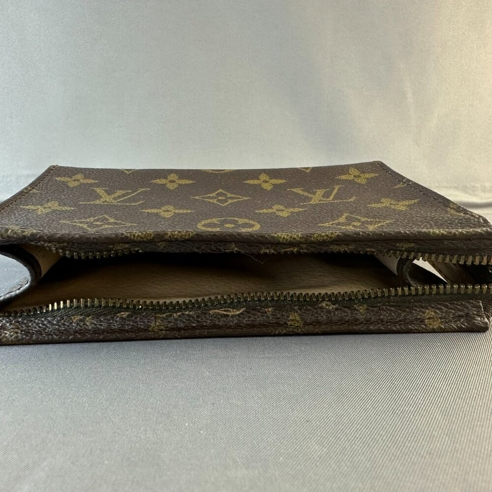 Vintage Louis Vuitton Leather Cosmetic/Toiletry Pouch - Poche Toilette 15  ✨👜 - Picture 7 of 9